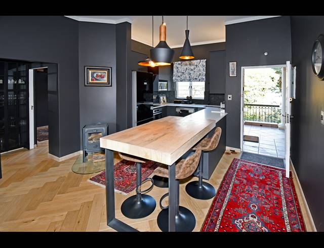2 BEDROOM APARTMENT FOR SALE IN MELROSE NORTH
